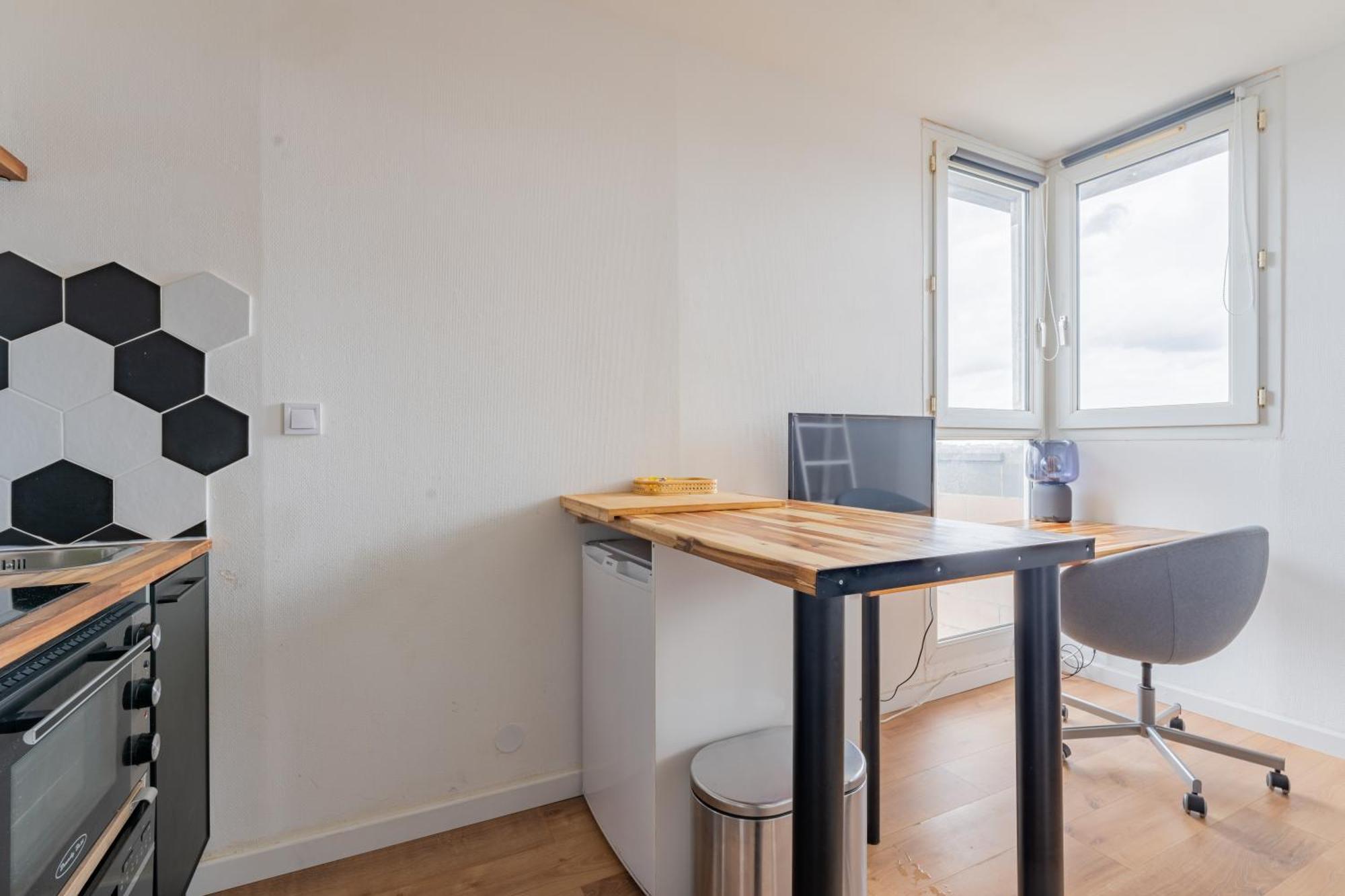 Apartamento Charlemagne - Studio Confortable Avec Parking Gratuit - Quelques Pas De La Gare, Cuisine, Wifi Arras Exterior foto