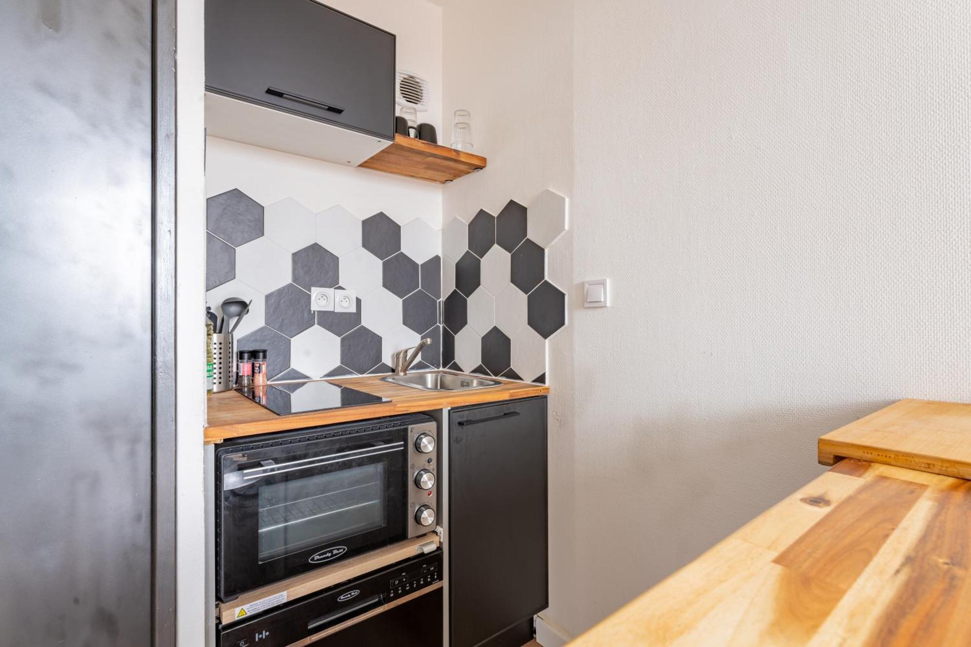 Apartamento Charlemagne - Studio Confortable Avec Parking Gratuit - Quelques Pas De La Gare, Cuisine, Wifi Arras Exterior foto