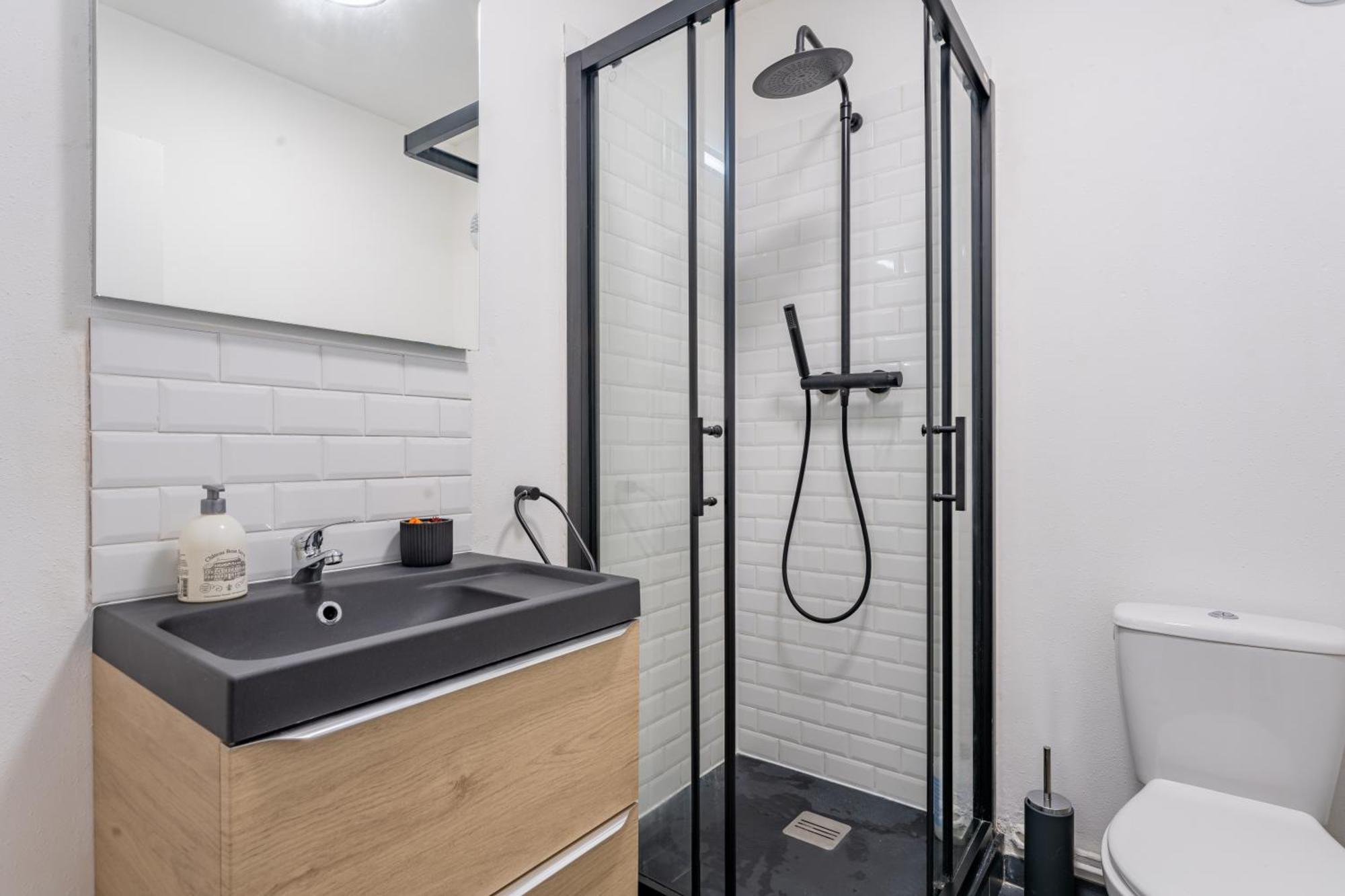 Apartamento Charlemagne - Studio Confortable Avec Parking Gratuit - Quelques Pas De La Gare, Cuisine, Wifi Arras Exterior foto